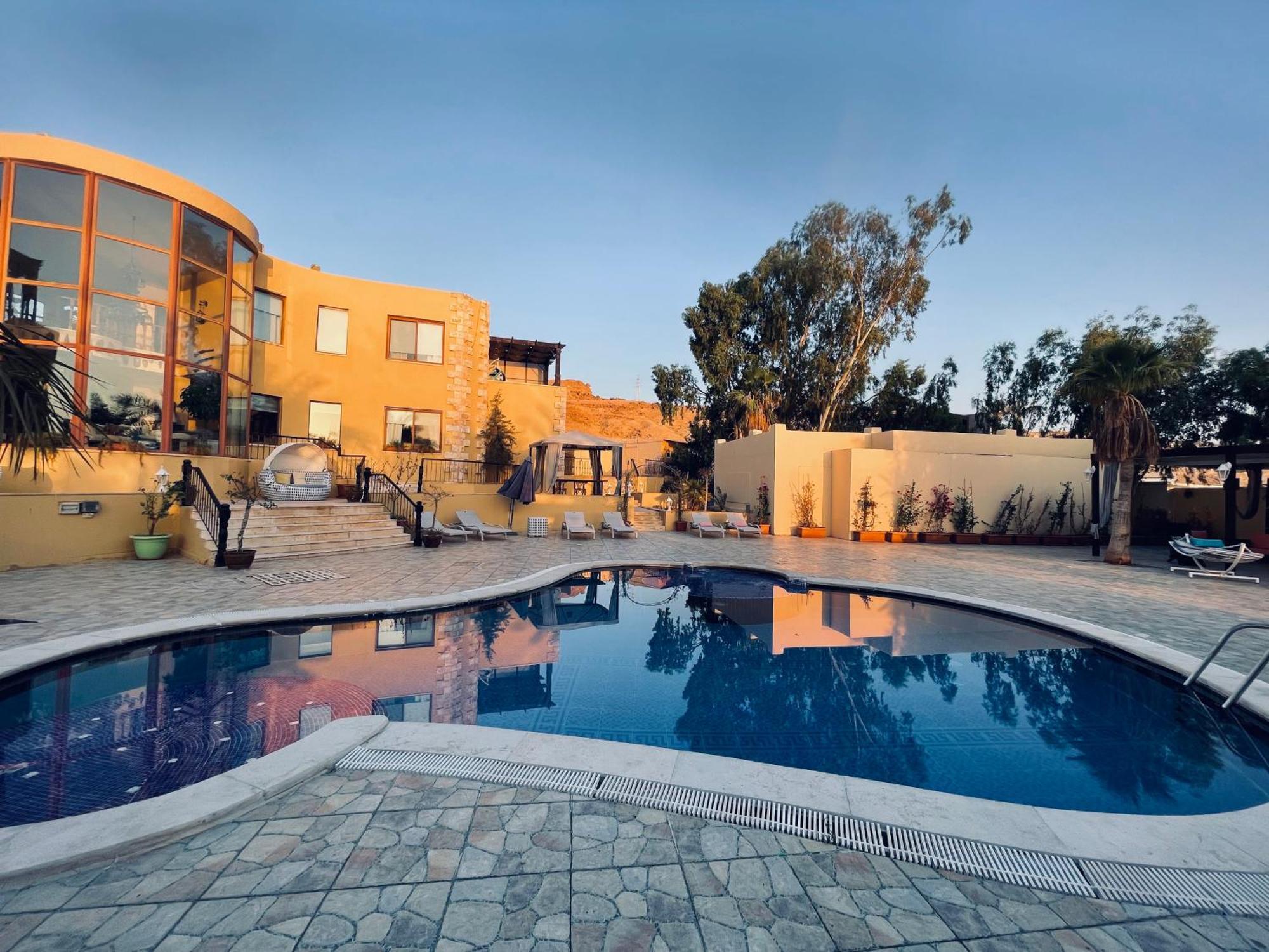 The Precious Guesthouse Sweimeh Exterior photo